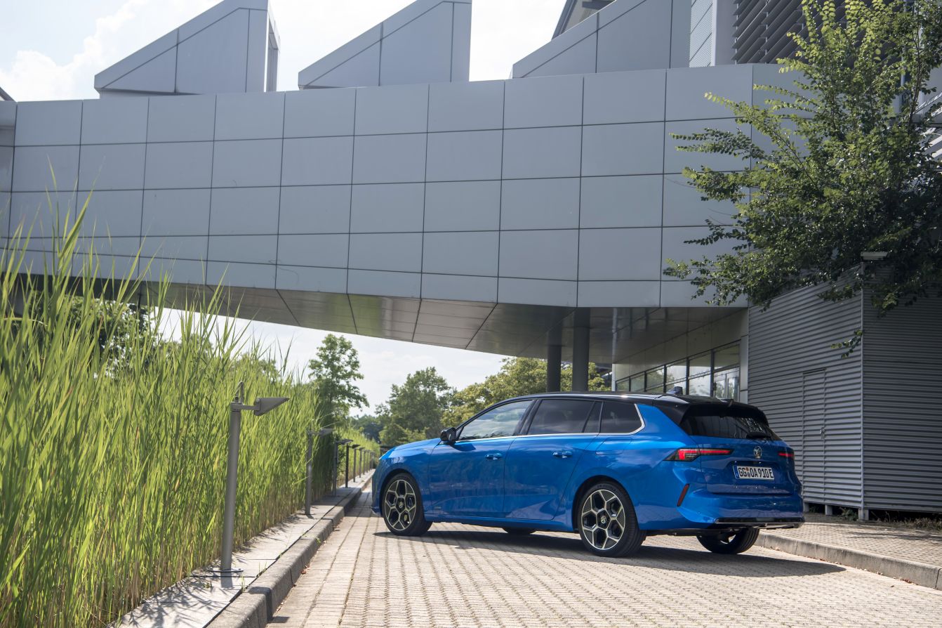 Vauxhall Astra Estate photo 8