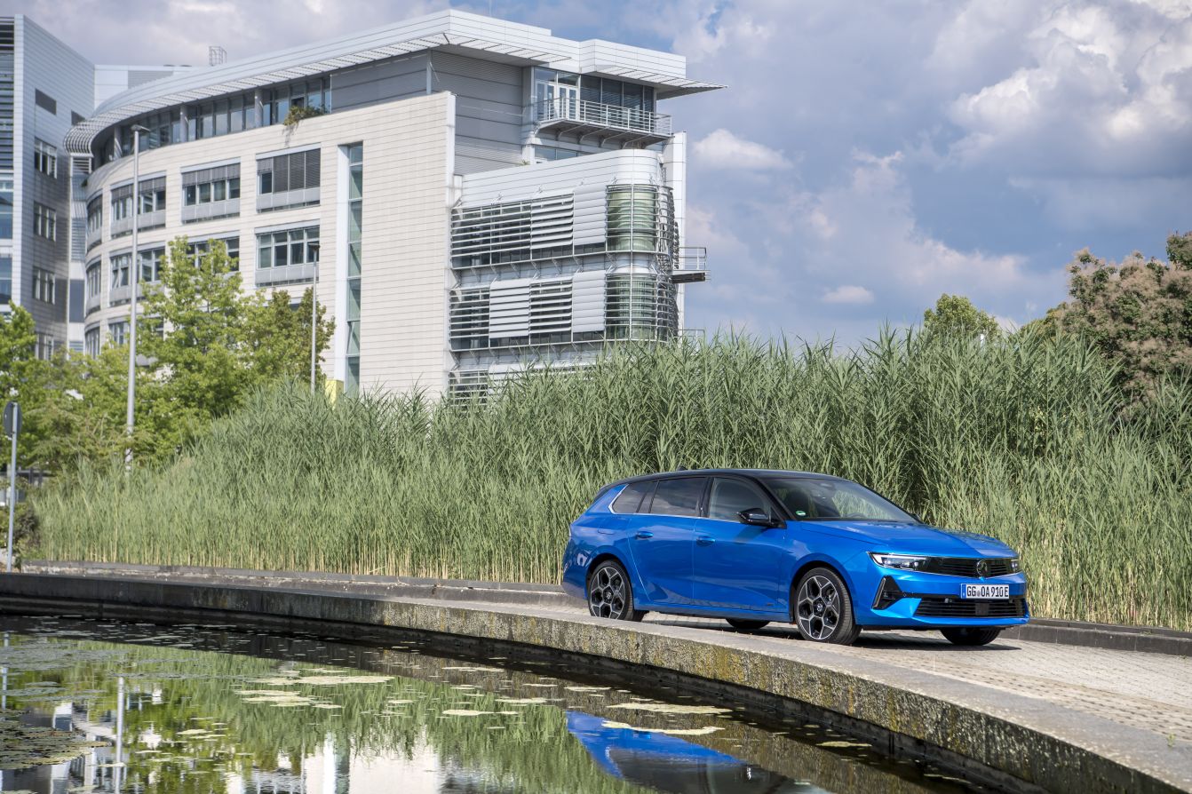 Vauxhall Astra Estate photo 9