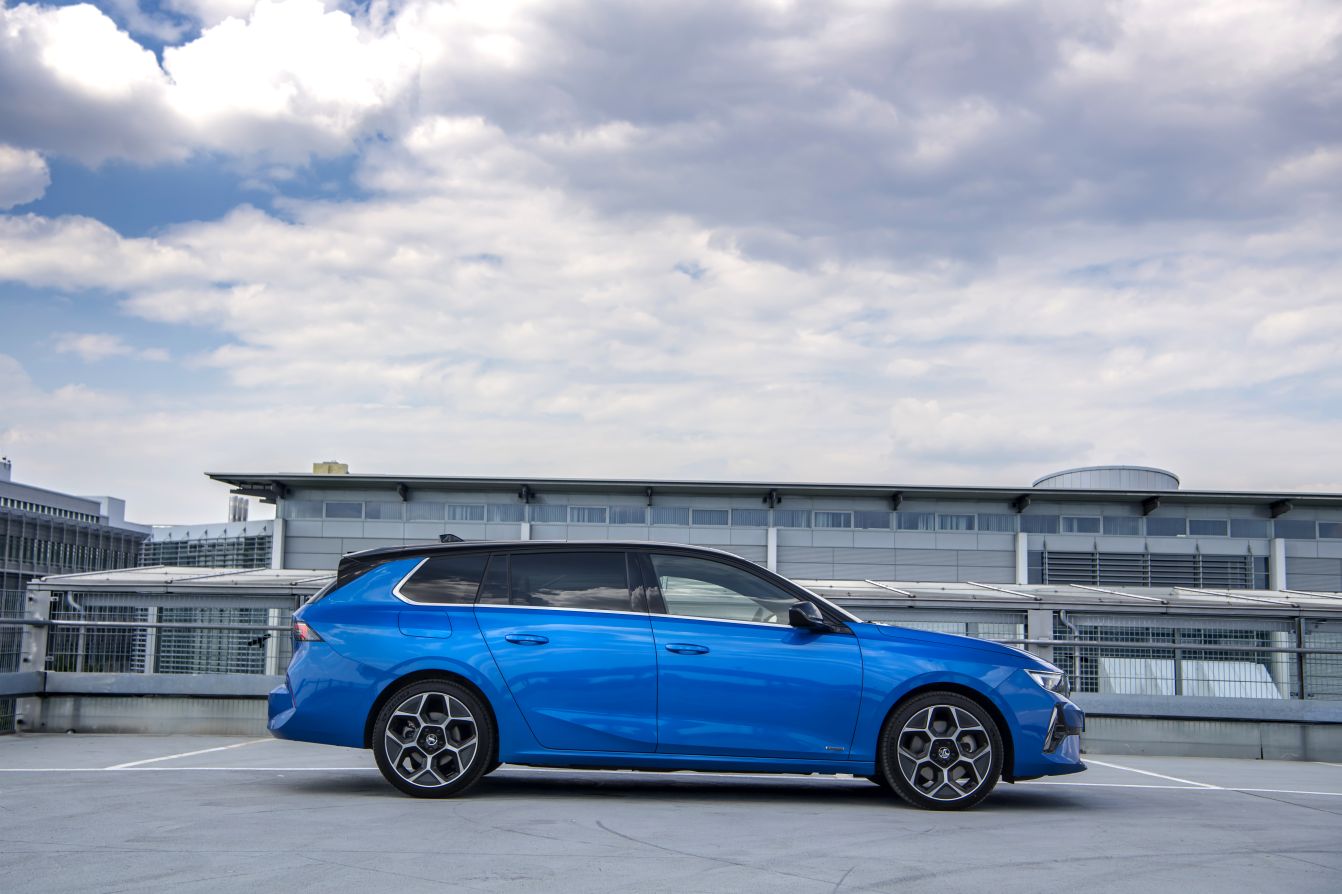 Vauxhall Astra Estate photo 13