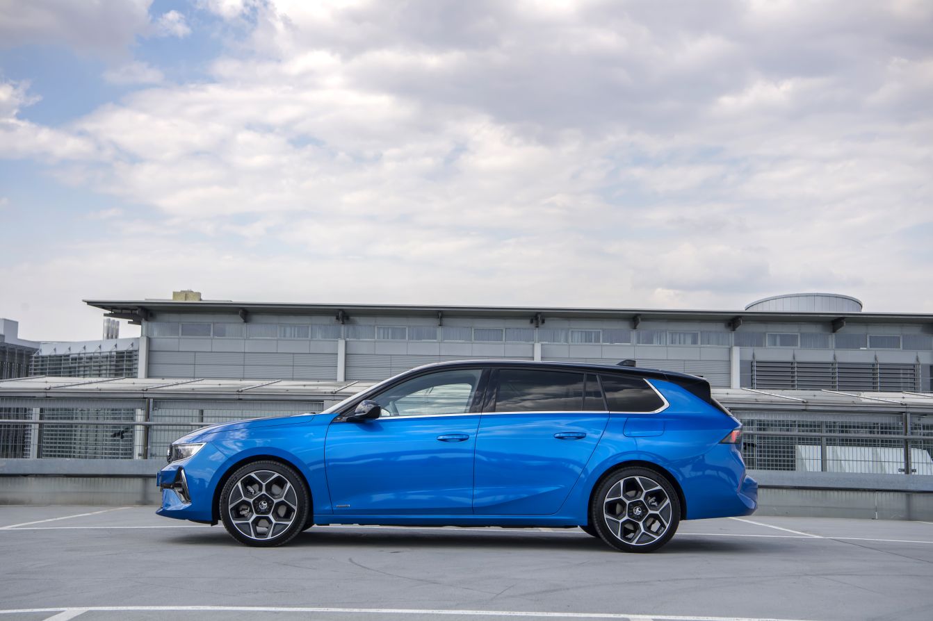 Vauxhall Astra Estate photo 14