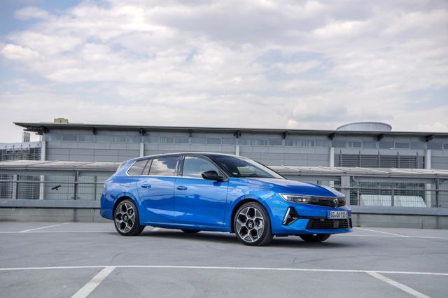 Vauxhall Astra Estate photo 15
