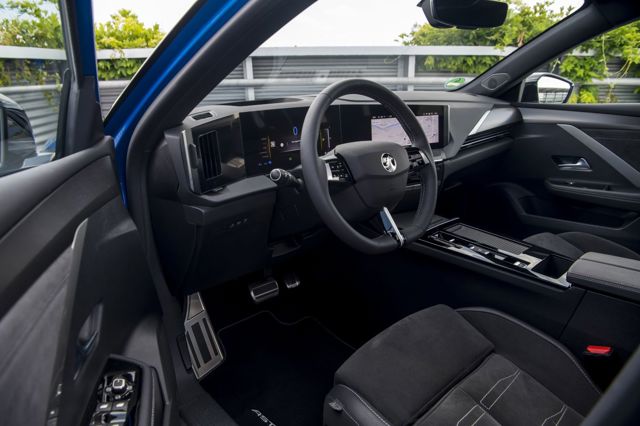 Vauxhall Astra Estate photo 36