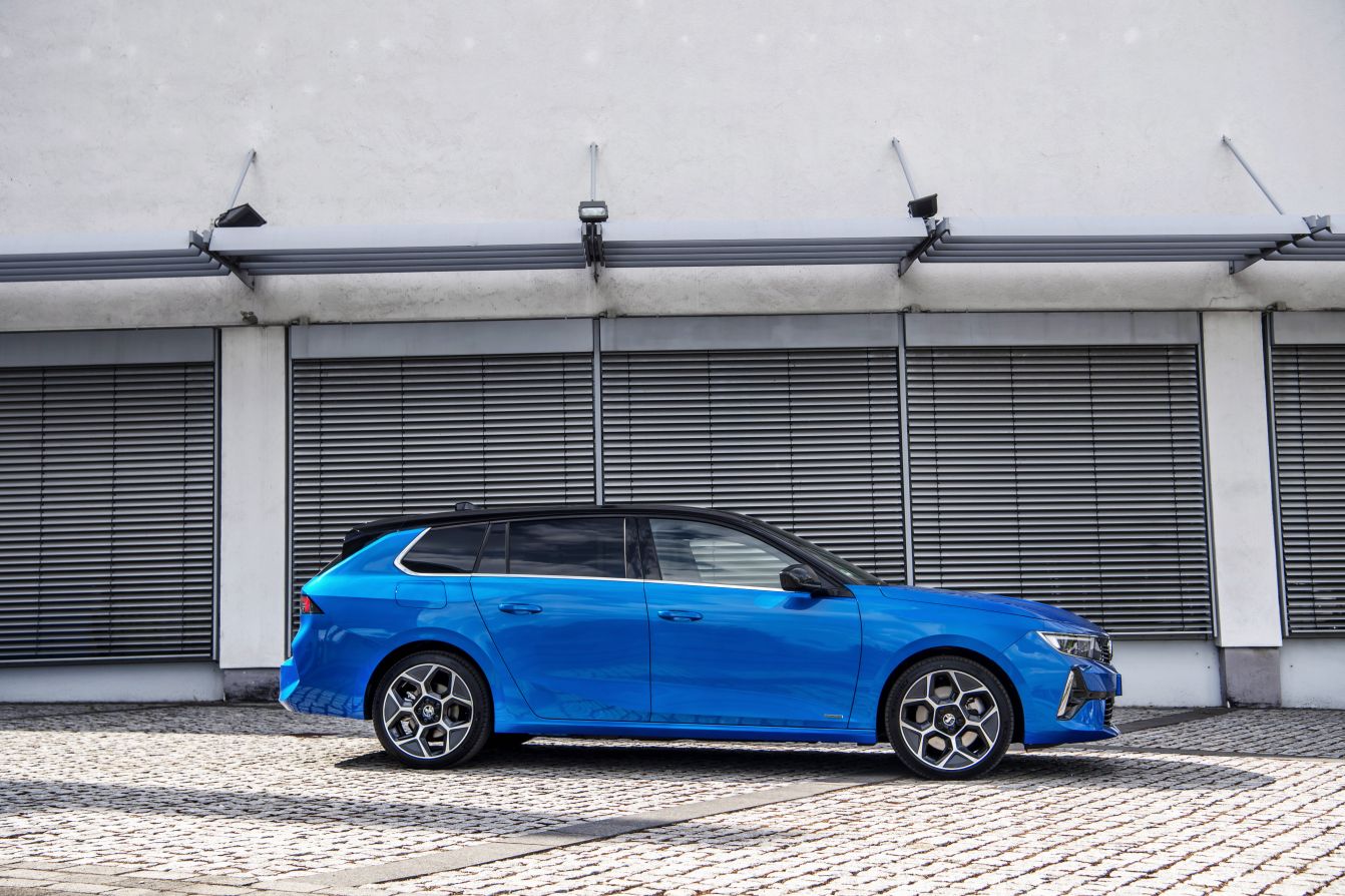 Vauxhall Astra Estate photo 2