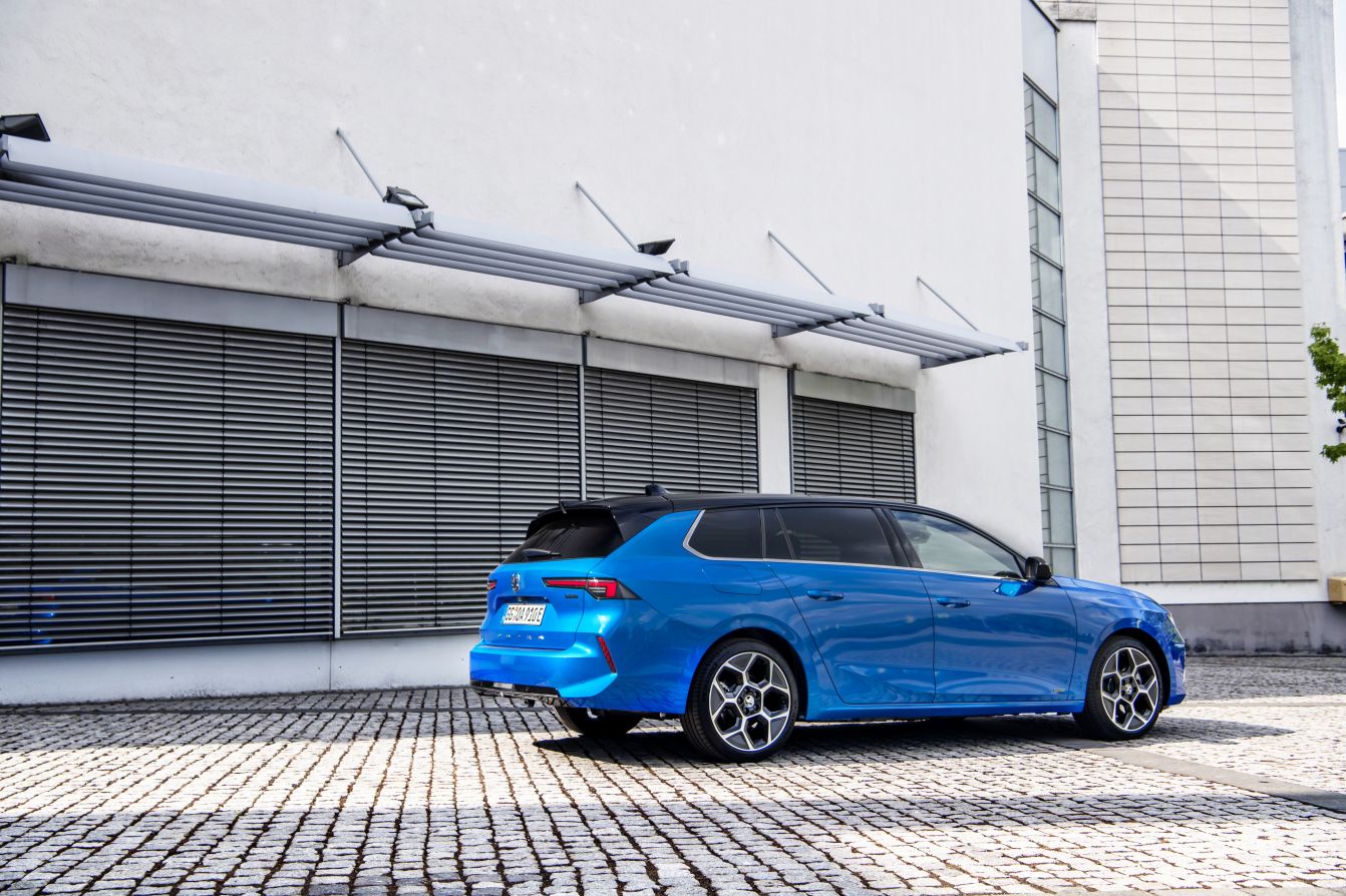Vauxhall Astra Estate photo 3