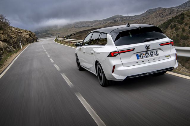 Vauxhall Astra Estate photo 11