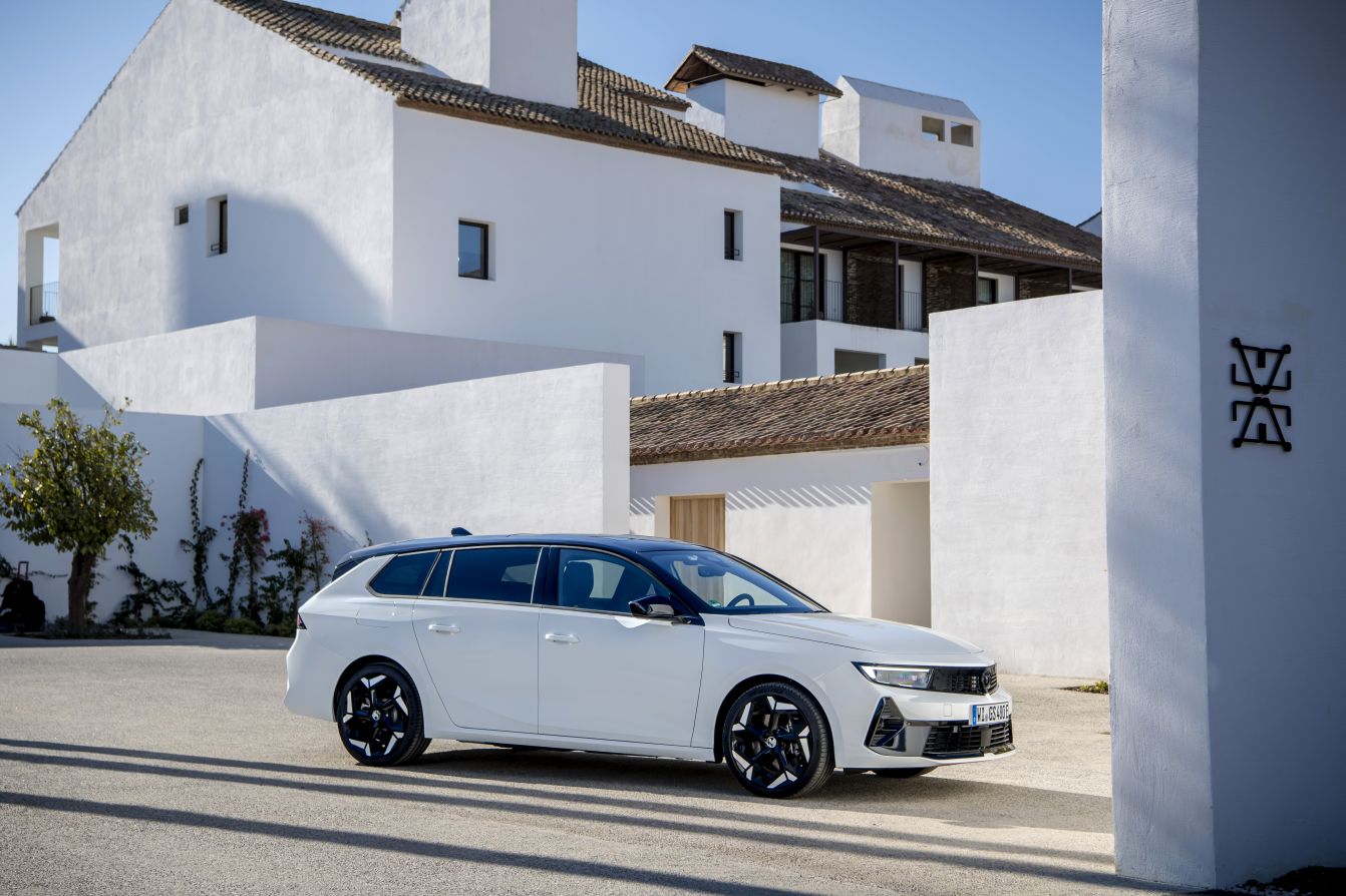 Vauxhall Astra Estate photo 22