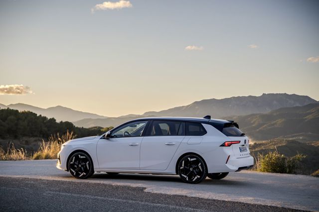 Vauxhall Astra Estate photo 29