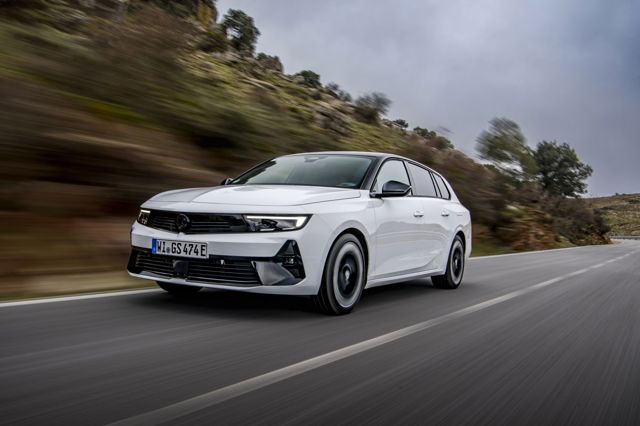 Vauxhall Astra Estate photo 7