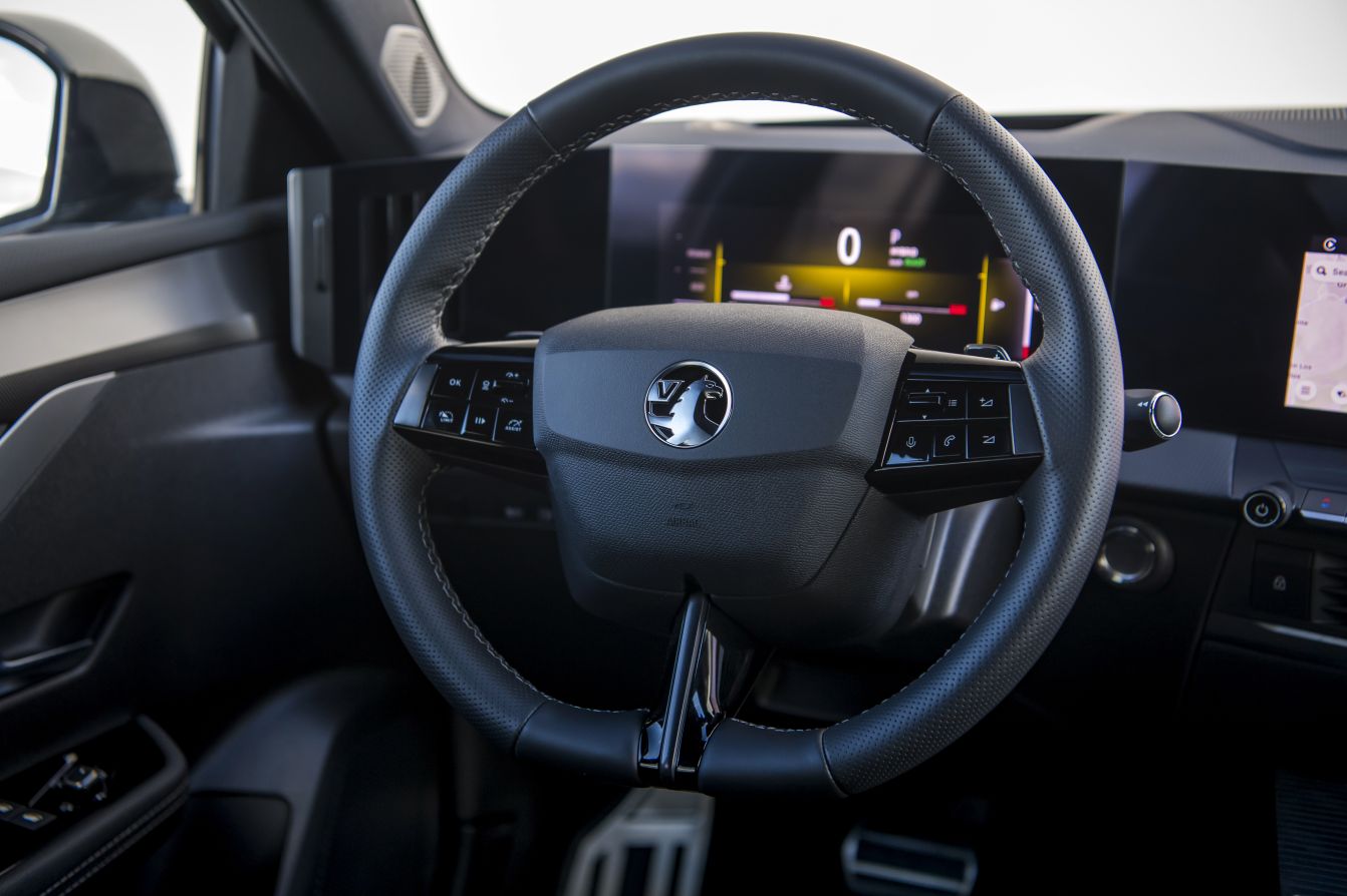 Vauxhall Astra Hatchback photo 42