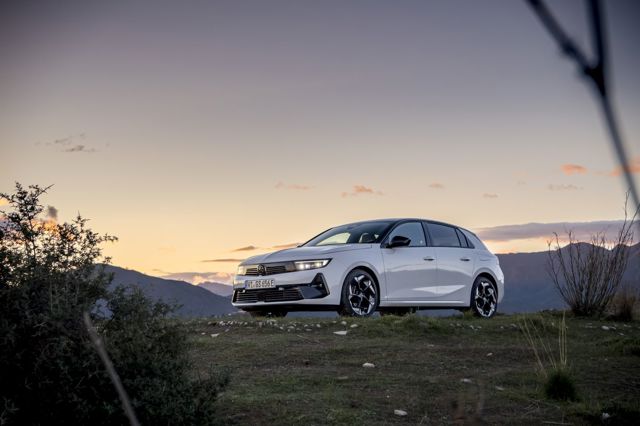 Vauxhall Astra Hatchback photo 4