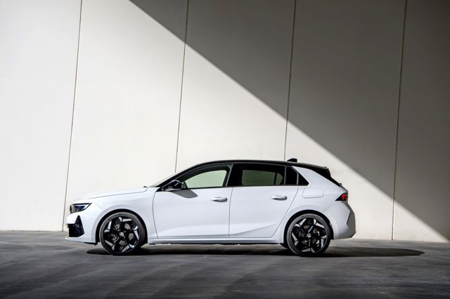 Vauxhall Astra Hatchback photo 11