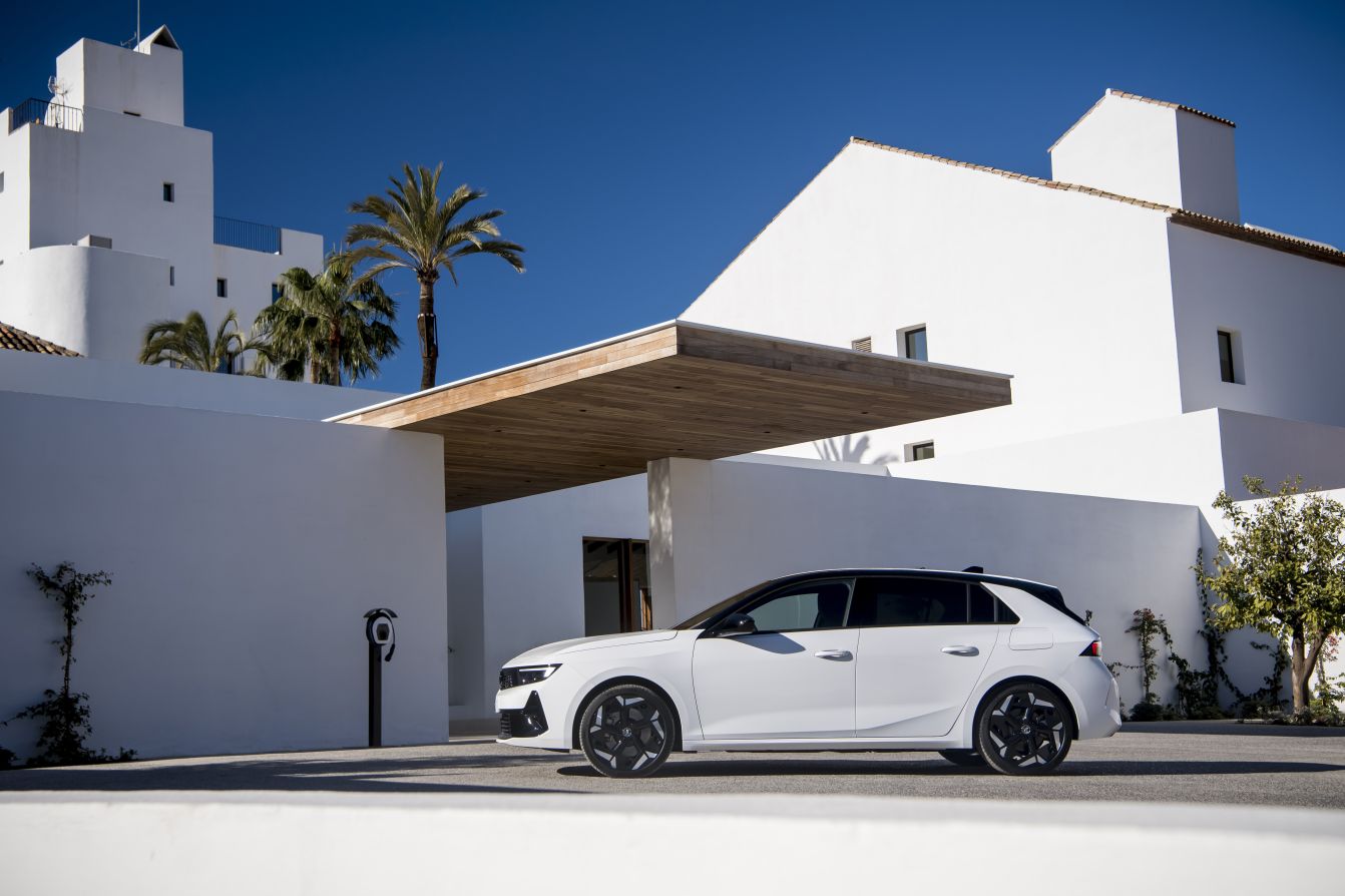 Vauxhall Astra Hatchback photo 12