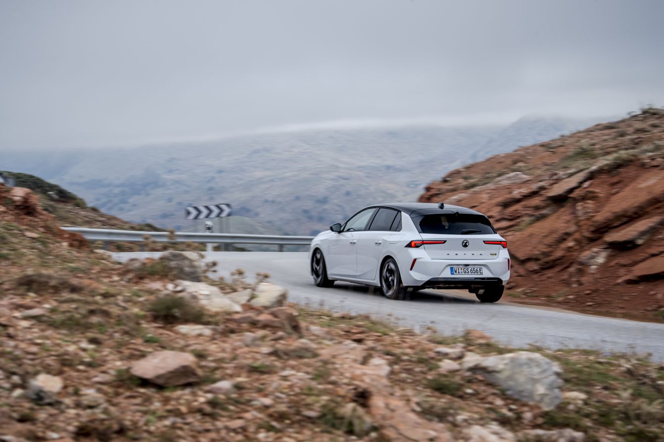 Vauxhall Astra Hatchback photo 37