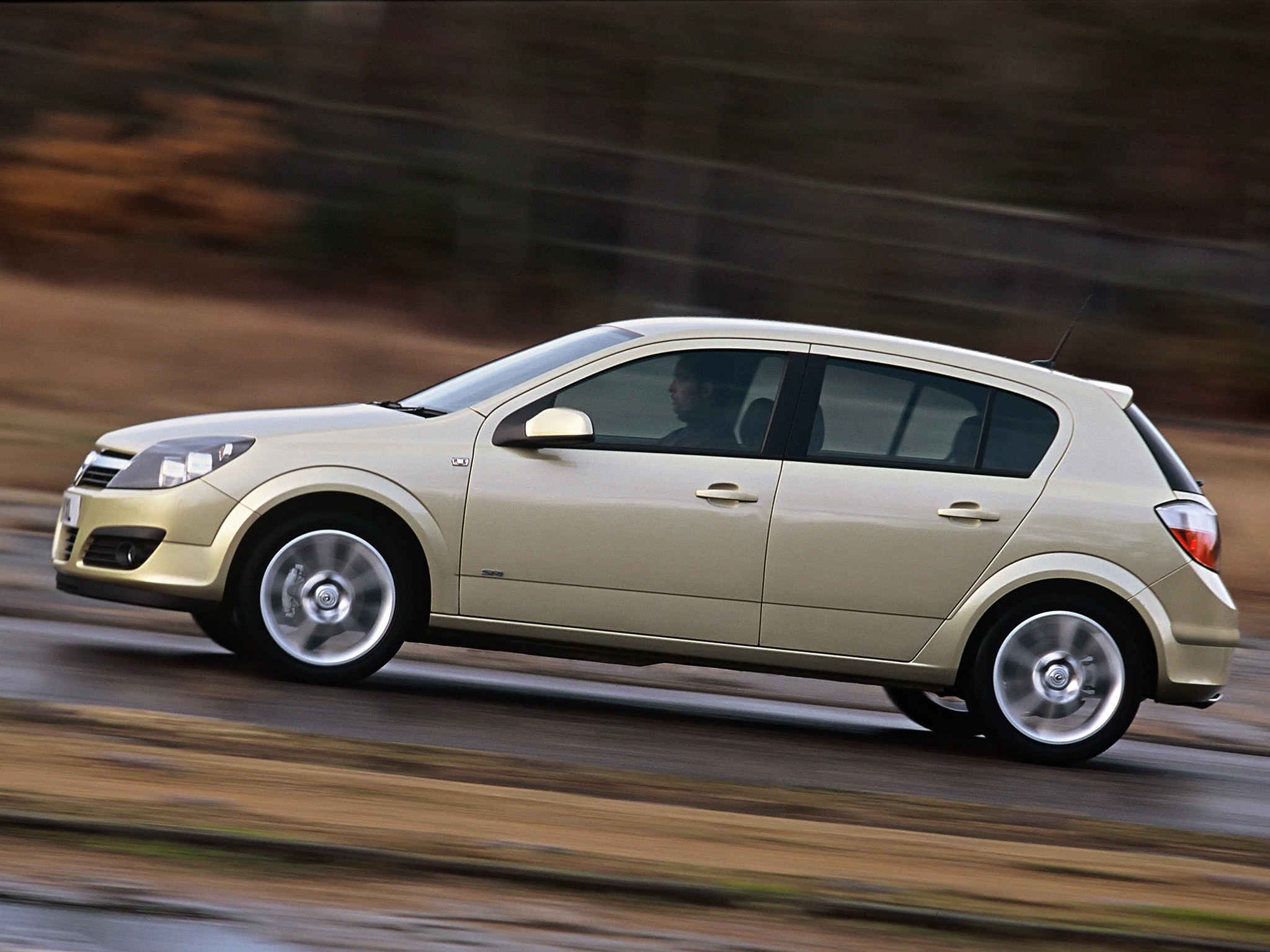 Vauxhall Astra Hatchback photo 17