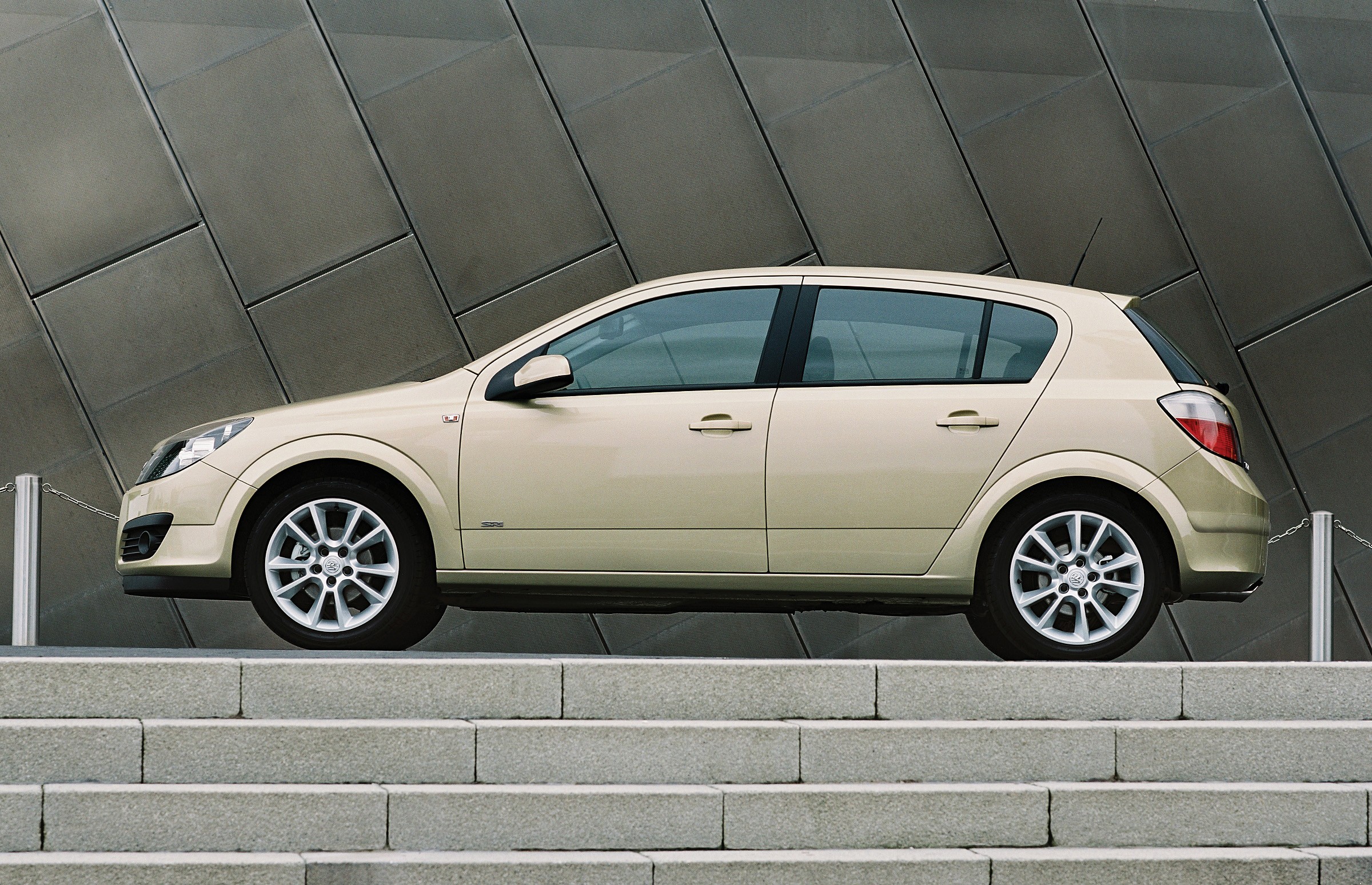 Vauxhall Astra Hatchback photo 23