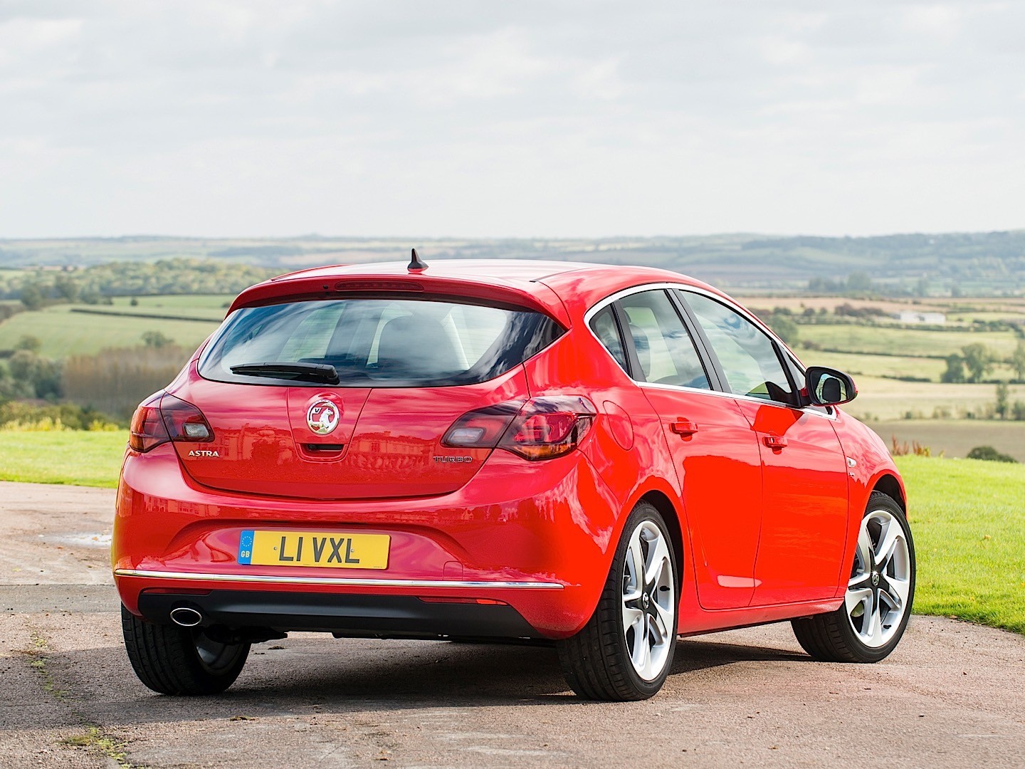 Vauxhall Astra Hatchback photo 38