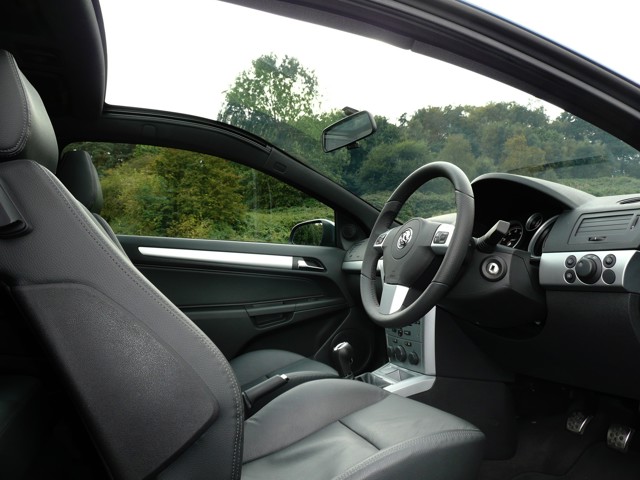 Vauxhall Astra Sport Hatch photo 23