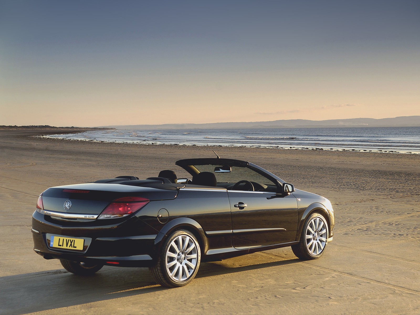 Vauxhall Astra Twin Top photo 10