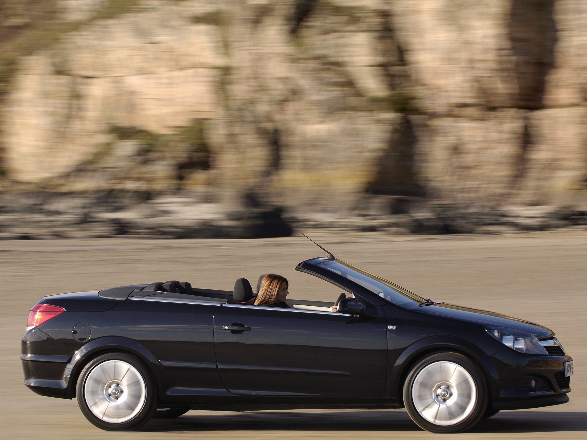 Vauxhall Astra Twin Top photo 12