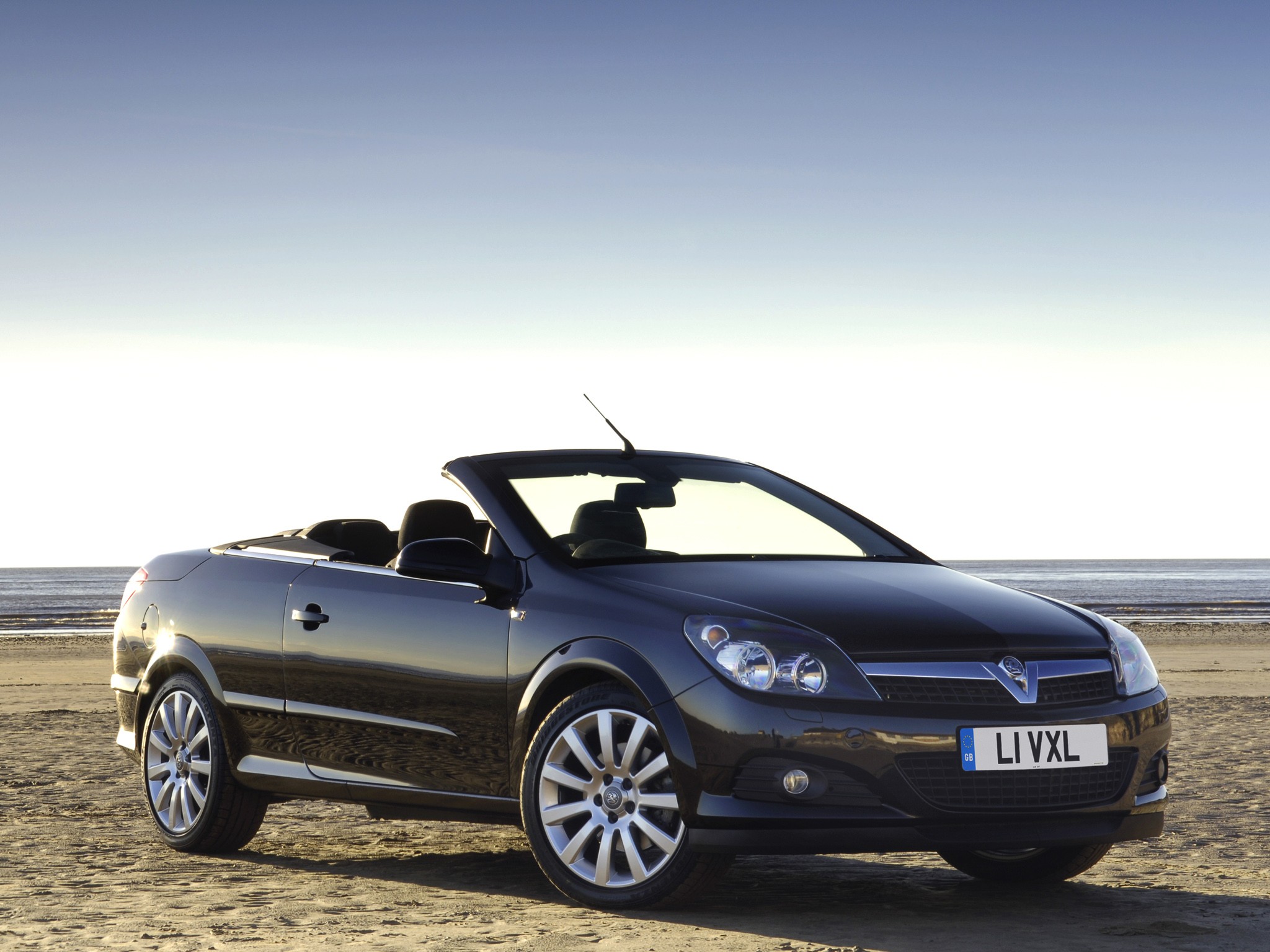 Vauxhall Astra Twin Top photo 16