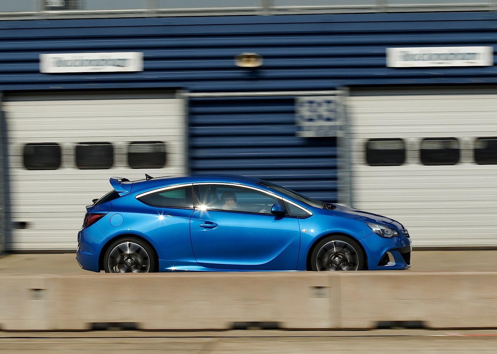 Vauxhall Astra Vxr photo 21