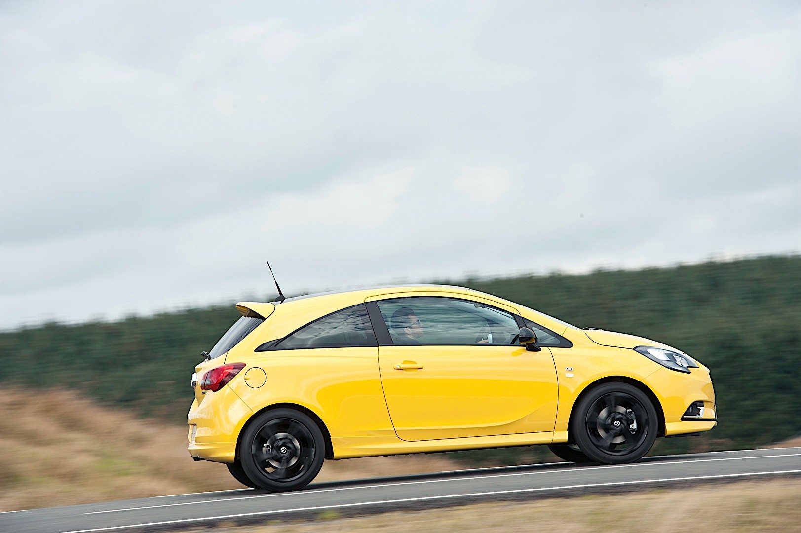 Vauxhall Corsa 3 Doors photo 3