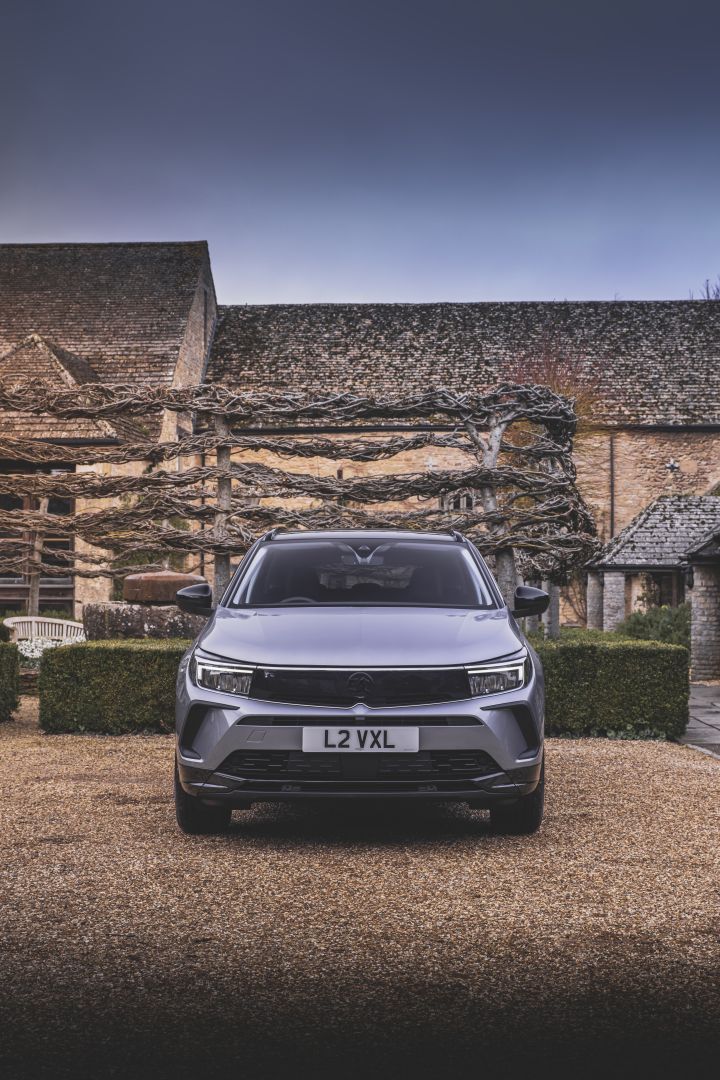 Vauxhall Grandland photo 2