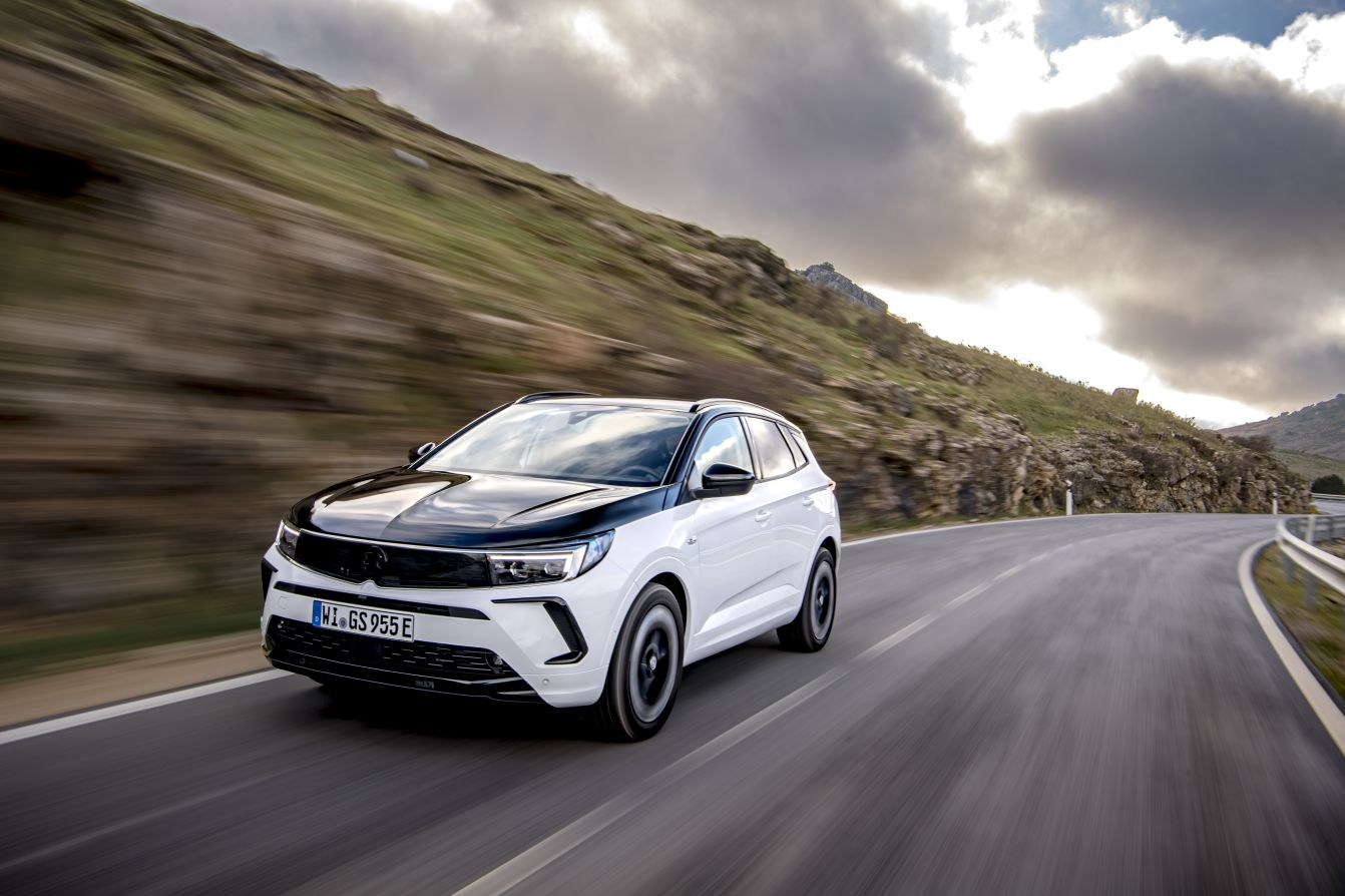 Vauxhall Grandland photo 8