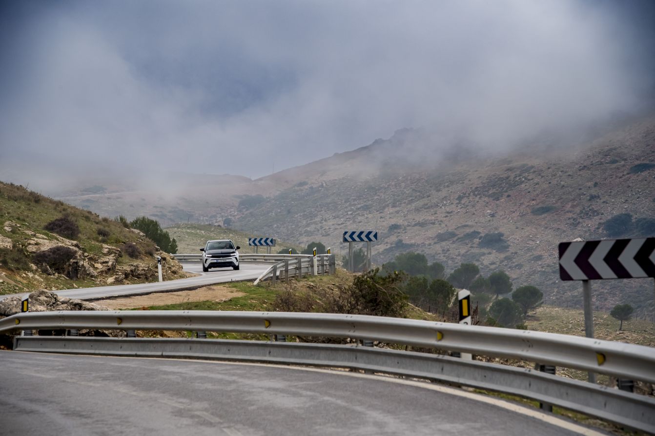 Vauxhall Grandland photo 14