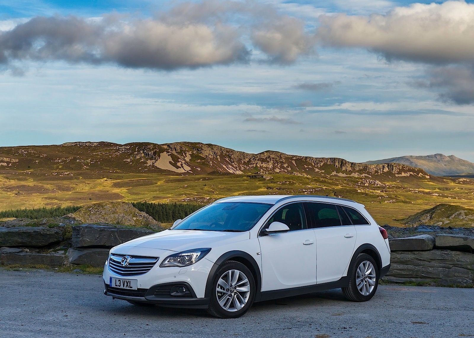 Vauxhall Insignia Country Tourer photo 2
