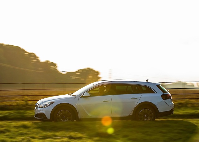 Vauxhall Insignia Country Tourer photo 11