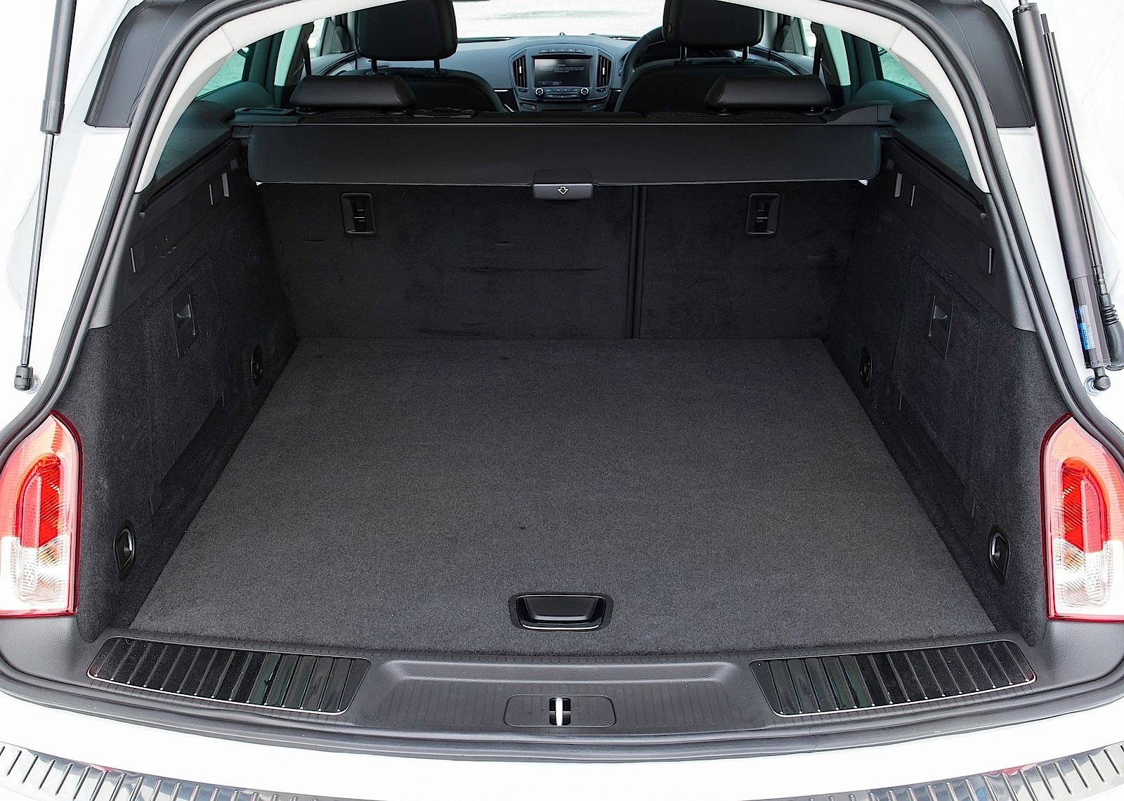 Vauxhall Insignia Country Tourer photo 18