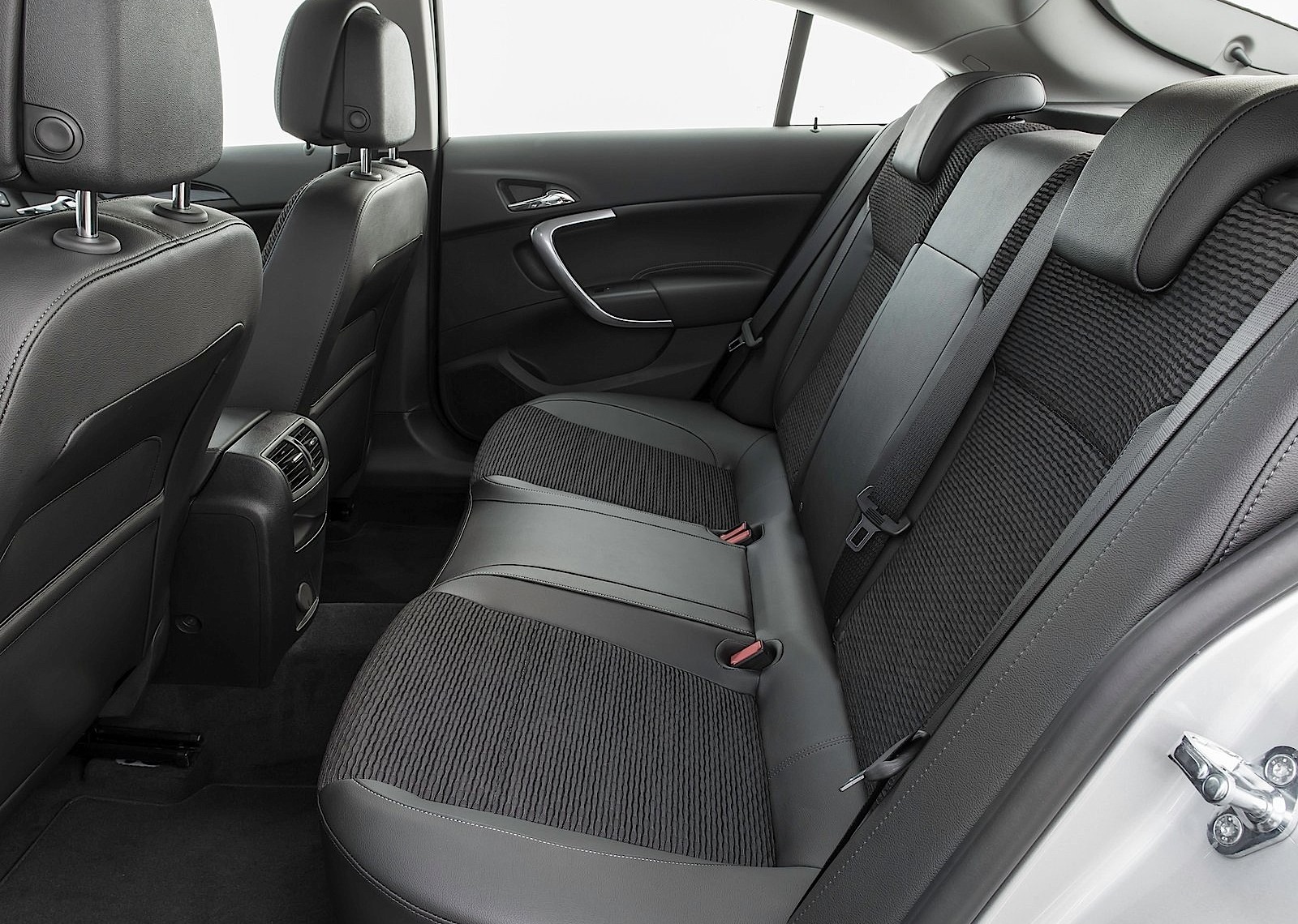 Vauxhall Insignia Country Tourer photo 36