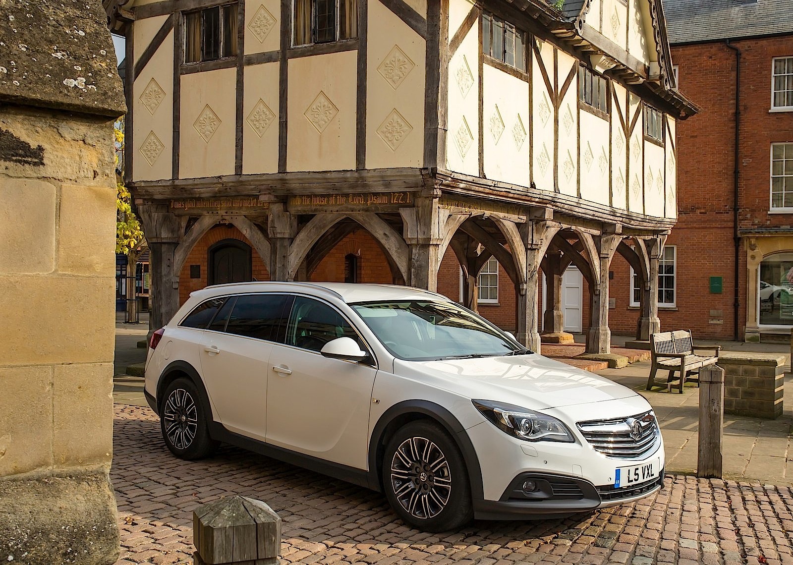 Vauxhall Insignia Country Tourer photo 23