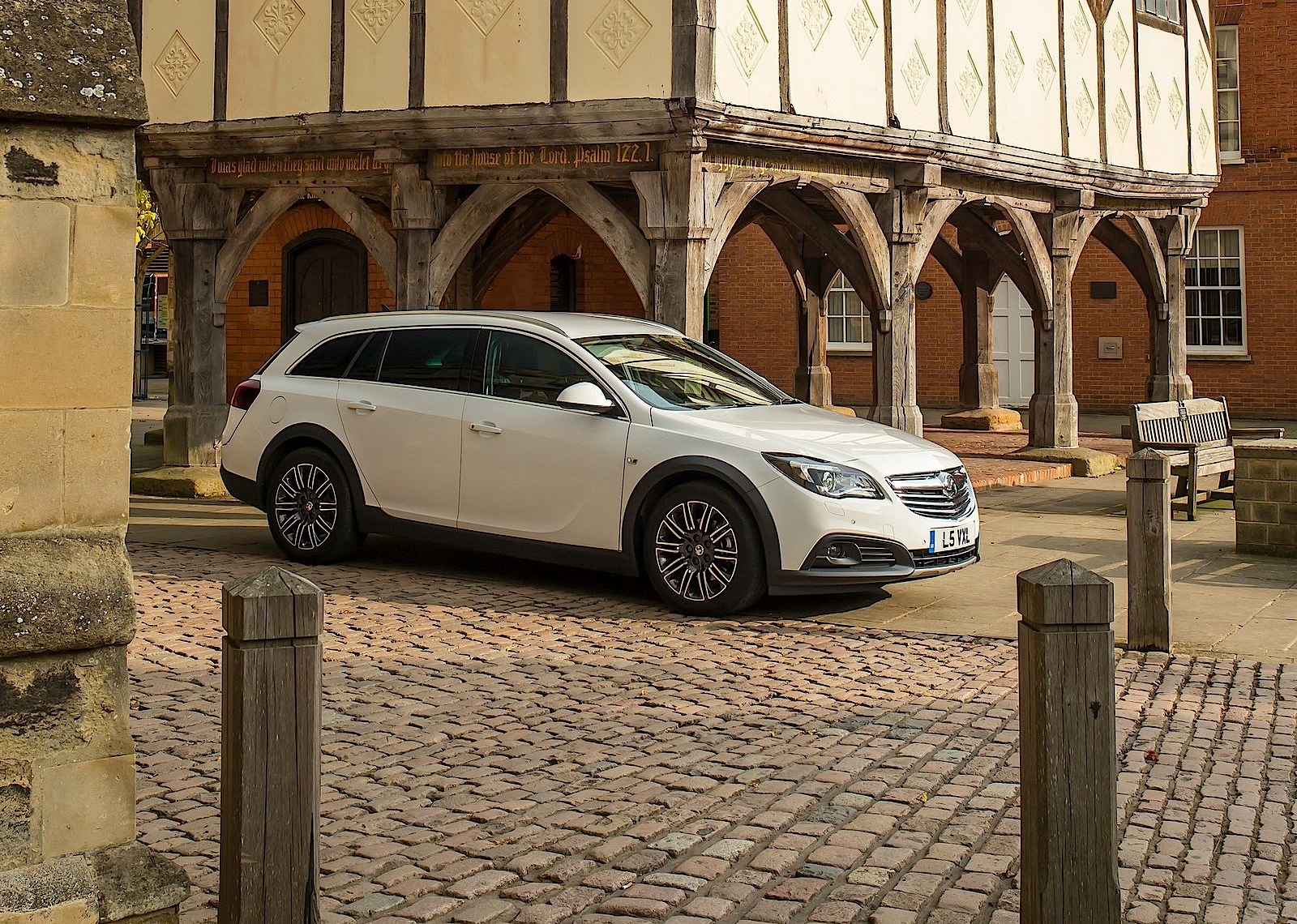 Vauxhall Insignia Country Tourer photo 24