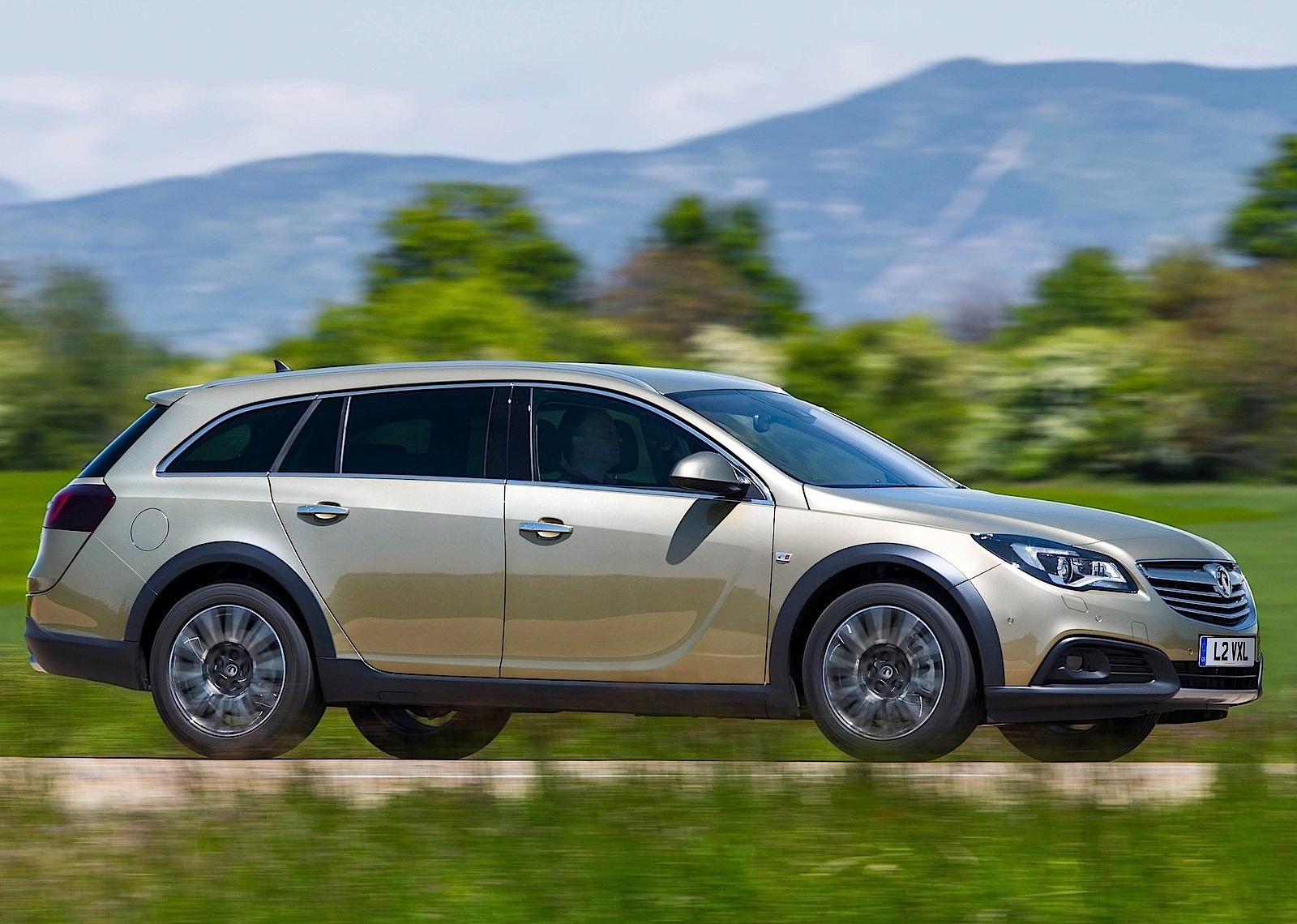 Vauxhall Insignia Country Tourer photo 28