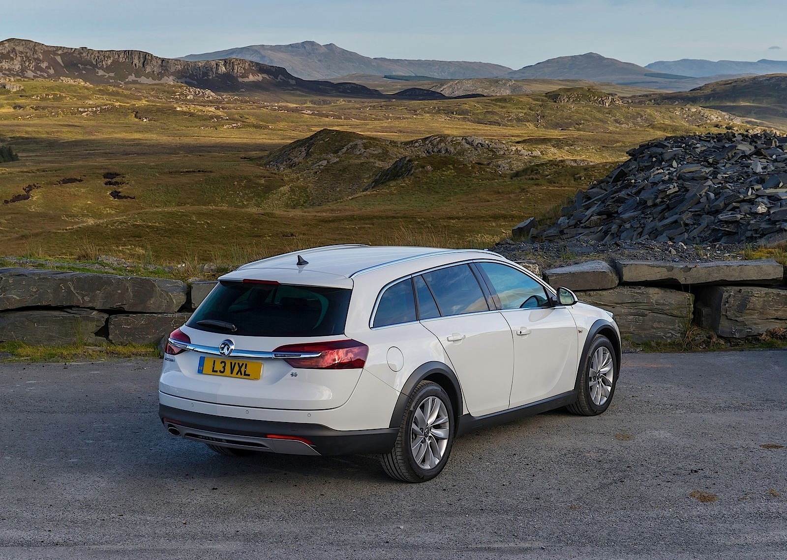 Vauxhall Insignia Country Tourer photo 33
