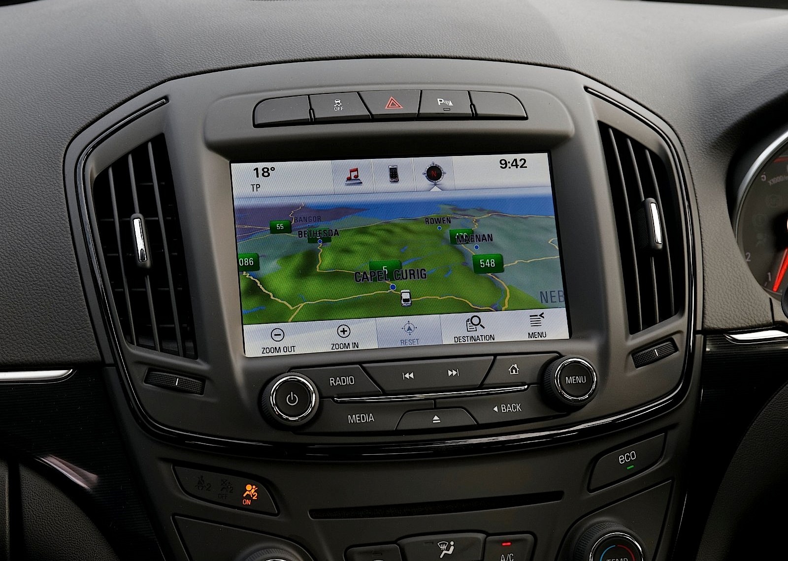 Vauxhall Insignia Country Tourer photo 40