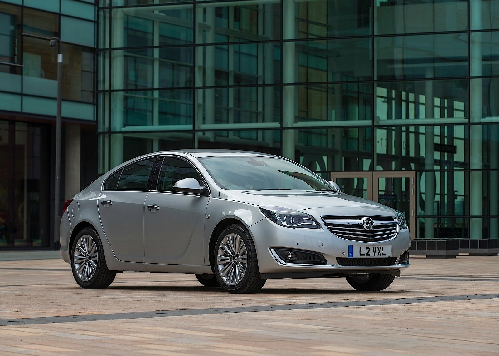 Vauxhall Insignia Hatchback photo 3