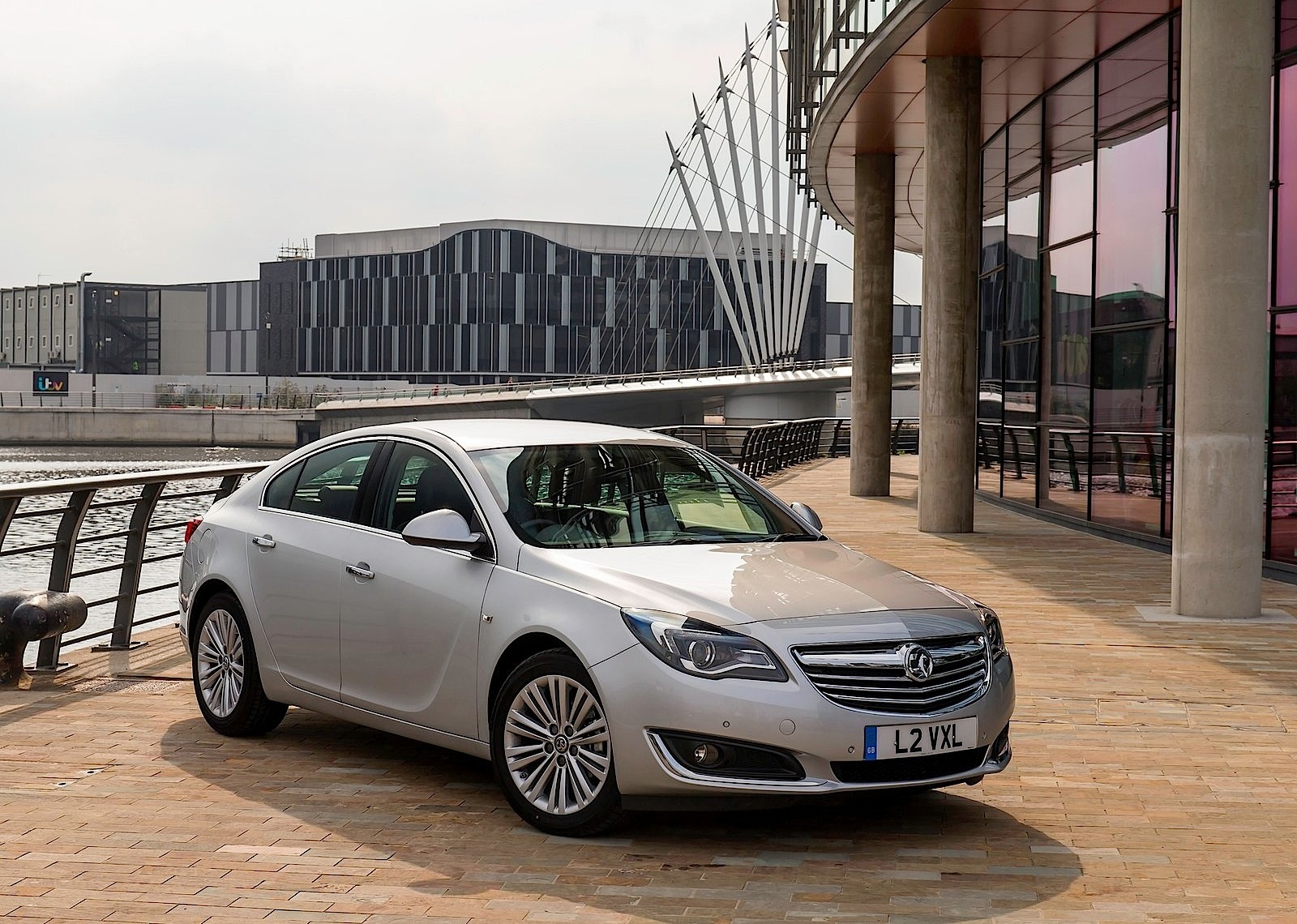 Vauxhall Insignia Hatchback photo 7