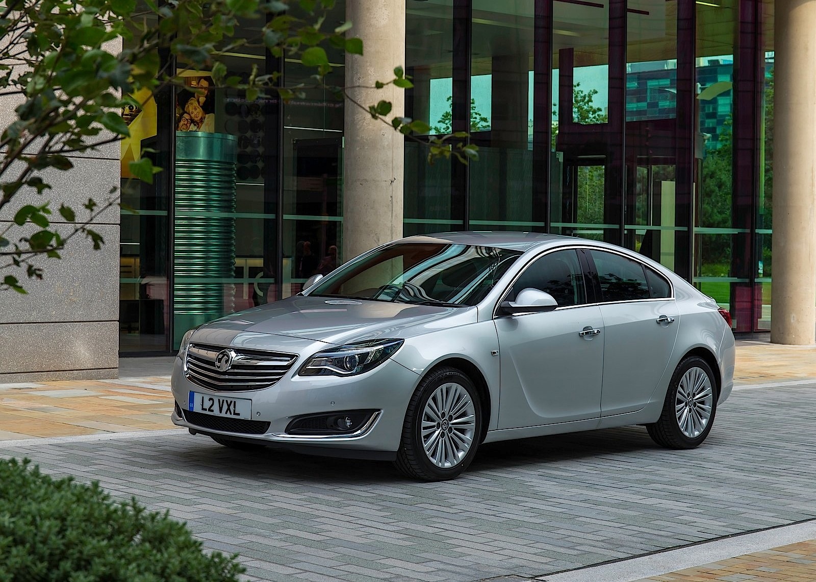 Vauxhall Insignia Hatchback photo 10