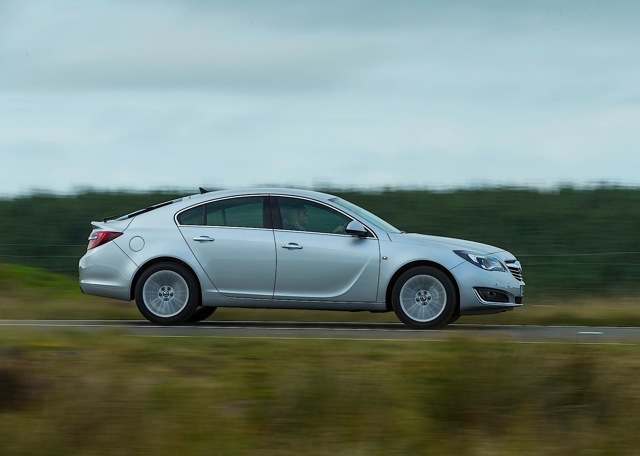 Vauxhall Insignia Hatchback photo 11