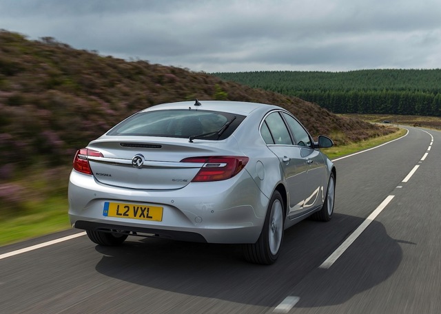 Vauxhall Insignia Hatchback photo 13