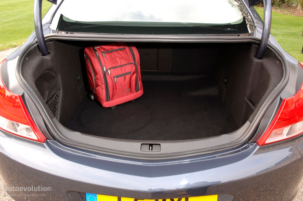 Vauxhall Insignia Sedan photo 30