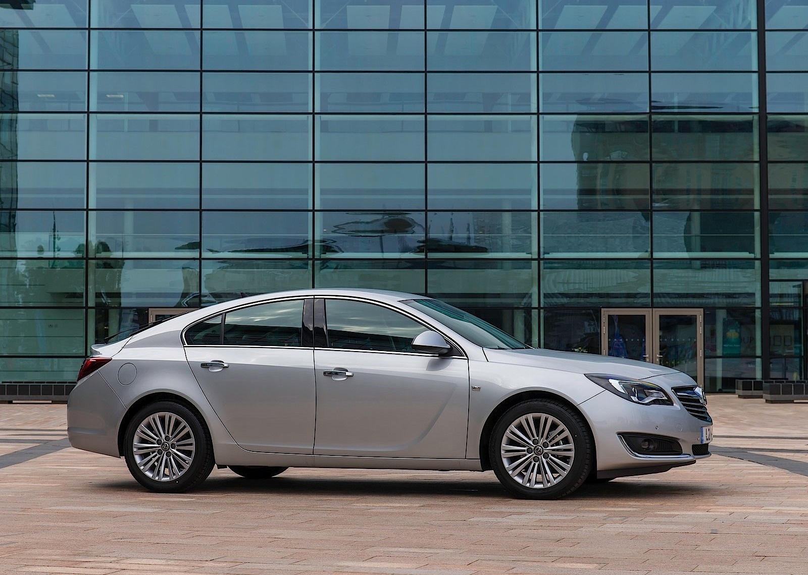 Vauxhall Insignia Sedan photo 10