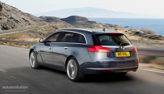 Vauxhall Insignia Sports Tourer photo 1