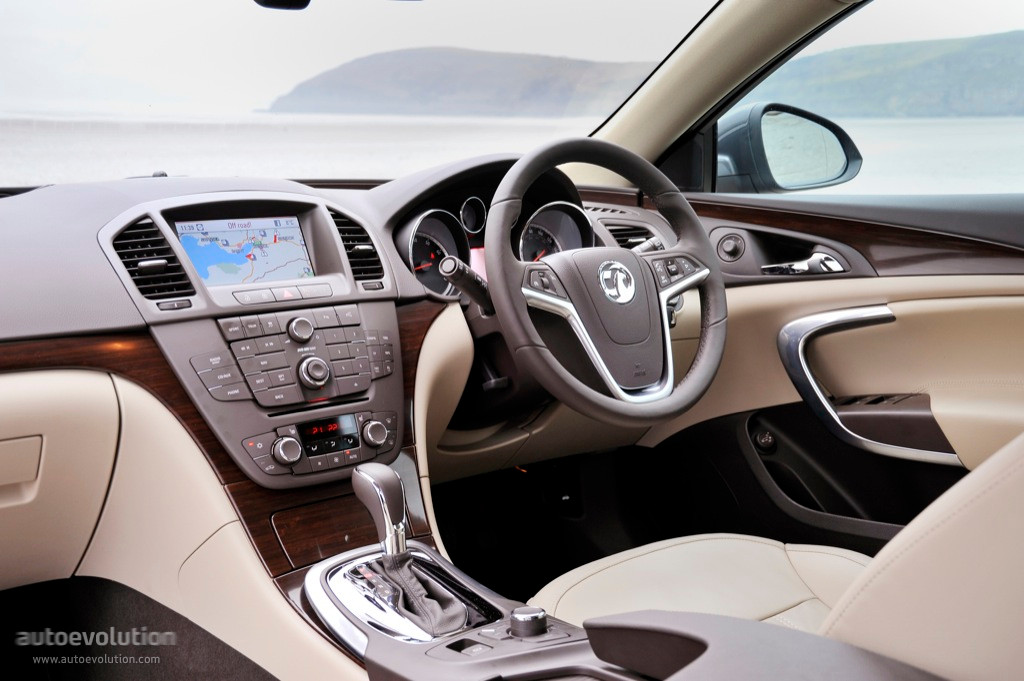 Vauxhall Insignia Sports Tourer photo 21