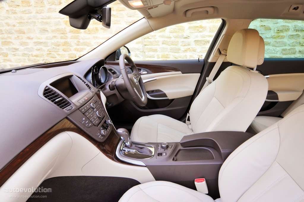 Vauxhall Insignia Sports Tourer photo 22