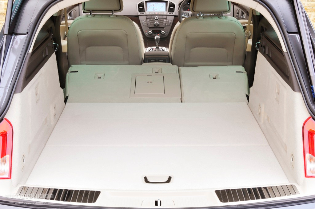 Vauxhall Insignia Sports Tourer photo 25