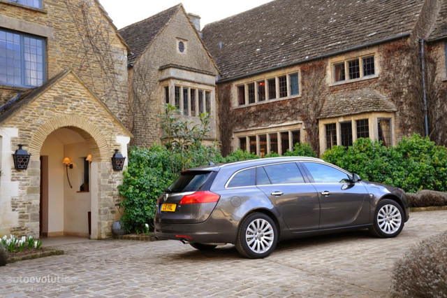 Vauxhall Insignia Sports Tourer photo 8